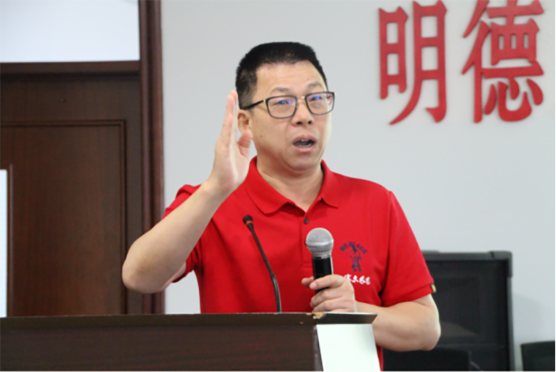 南方略董事長(zhǎng)劉祖軻在富爾農(nóng)藝做主題演講 南方略董事長(zhǎng)劉祖軻在富爾農(nóng)藝做主題演講